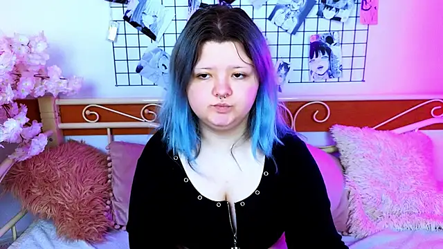 Snapshot of Lunaar_ chatting on 05-28-26, 05:49 Lunaar online show from 05-28-26, 05:49