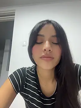 Mia-villalobos online show from 06-29-26, 11:27