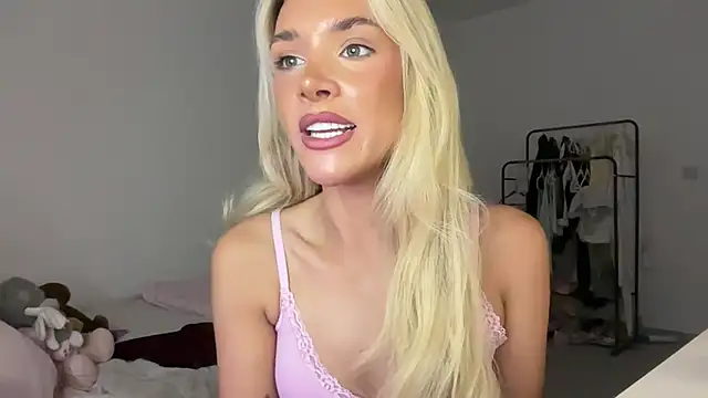 Snapshot of Naughtyblondex chatting on 07-30-26, 09:58 Naughtyblondex online show from 07-30-26, 09:58