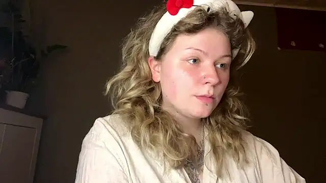 YoungAlina online show from 04-16-26, 09:39