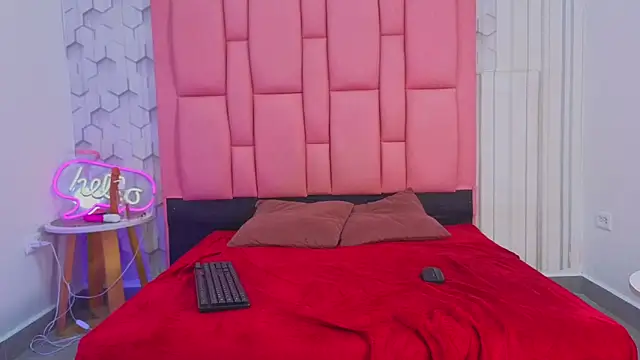 ashlleyray online show from 03-12-26, 08:15