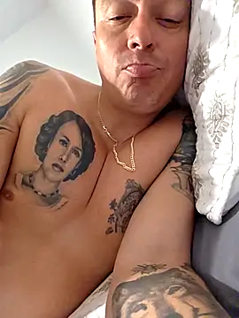 Snapshot of DoggiiDick chatting on 03-24-26, 08:36 DoggiiDick online show from 03-24-26, 08:36