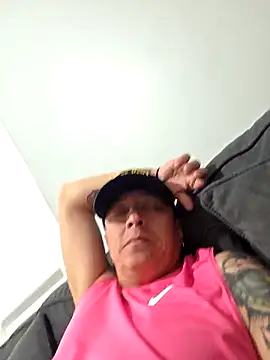 Snapshot of DoggiiDick chatting on 04-15-26, 04:36 DoggiiDick online show from 04-15-26, 04:36