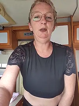 lescoquinsdu40 online show from 03-10-26, 02:44