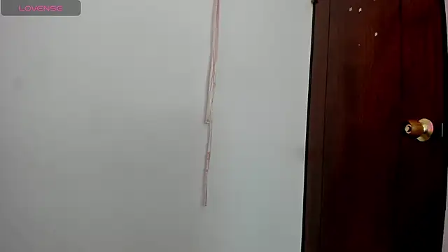 Nahomy Collins  online show from 04-26-26, 02:20