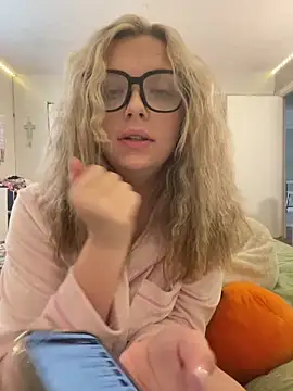 imkhloe online show from 03-27-26, 10:42