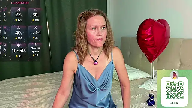 Snapshot of Lizacams chatting on 07-15-26, 04:12 Lizacams online show from 07-15-26, 04:12