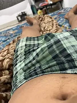 Snapshot of the_guy_u_desire chatting on 03-07-26, 03:03 the guy u desire online show from 03-07-26, 03:03