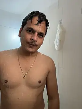 Snapshot of the_guy_u_desire chatting on 03-27-26, 05:57 the guy u desire online show from 03-27-26, 05:57