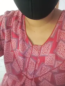 Snapshot of Tamillaxmi12 chatting on 03-20-26, 12:21 Tamillaxmi12 online show from 03-20-26, 12:21