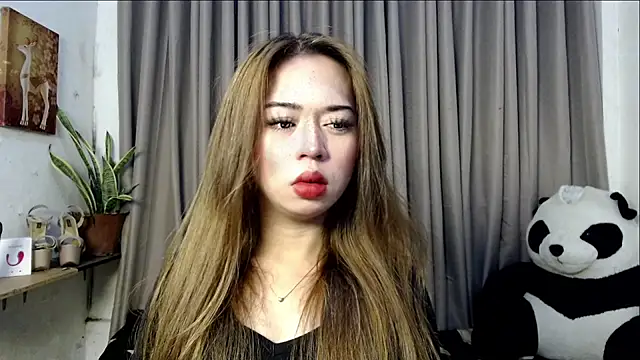 Snapshot of Seductive_sophie chatting on 03-17-26, 02:05 Seductive sophie online show from 03-17-26, 02:05