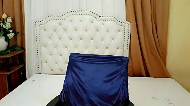 Seductive sophie online show from 06-17-26, 05:21