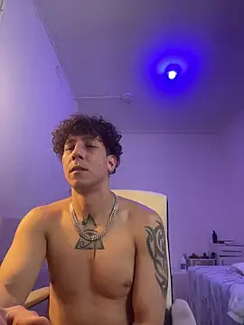 Snapshot of TitanNoir chatting on 03-05-26, 09:05 TitanNoir online show from 03-05-26, 09:05