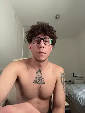 Snapshot of TitanNoir chatting on 03-08-26, 08:51 TitanNoir online show from 03-08-26, 08:51