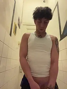 Snapshot of TitanNoir chatting on 03-08-26, 08:56 TitanNoir online show from 03-08-26, 08:56