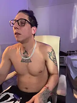 Snapshot of TitanNoir chatting on 03-22-26, 10:07 TitanNoir online show from 03-22-26, 10:07