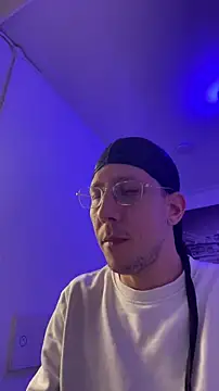 Snapshot of TitanNoir chatting on 04-12-26, 10:26 TitanNoir online show from 04-12-26, 10:26