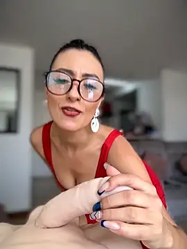 Emma Reyes online show from 03-12-26, 02:23