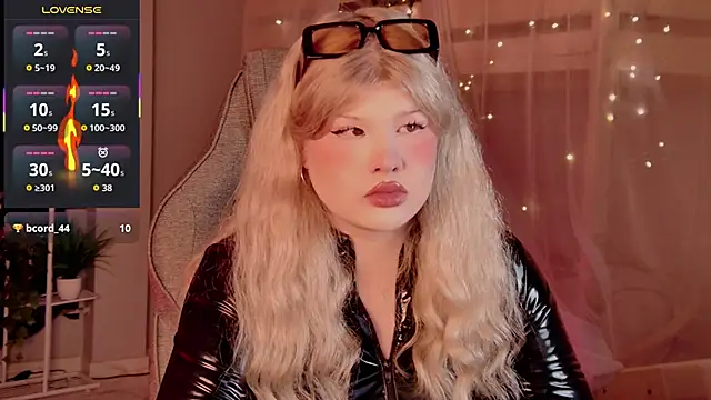 LilithNlsn online show from 05-27-26, 01:57