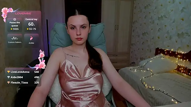 LoraTempt online show from 05-22-26, 06:24
