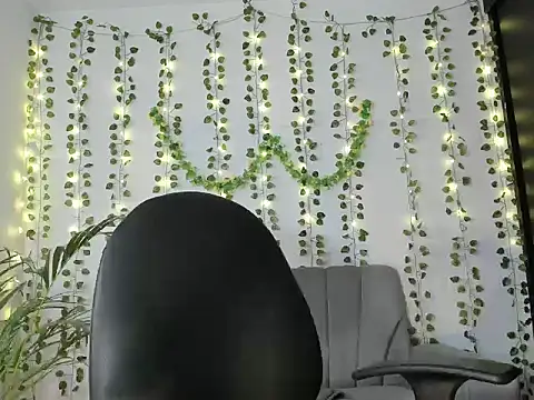 yoursweetsin16 online show from 03-06-26, 02:02