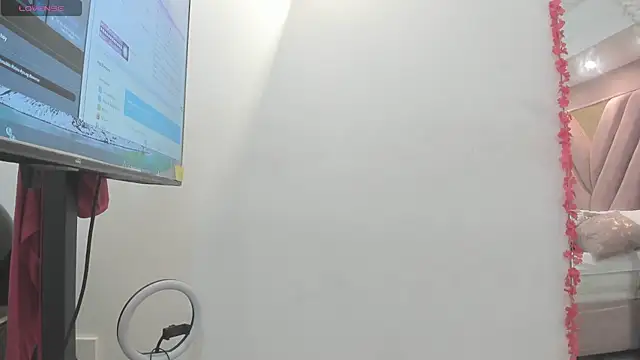 chloe larson online show from 06-18-26, 11:25