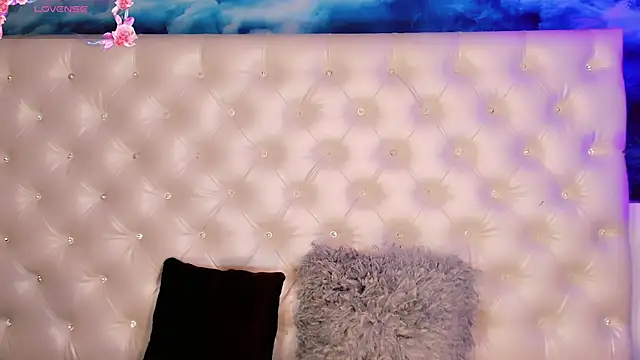 Snapshot of Valentiina_Foxx chatting on 06-24-26, 10:14 Valentiina Foxx online show from 06-24-26, 10:14