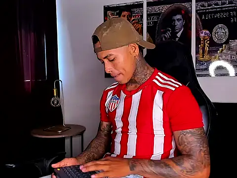 tyler bell  online show from 03-10-26, 01:38