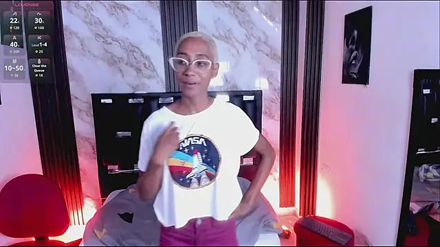 Nina vegas online show from 05-08-26, 02:44