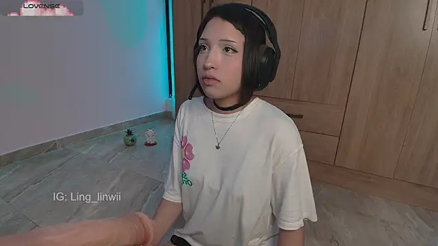 ling meow online show from 06-14-26, 03:47