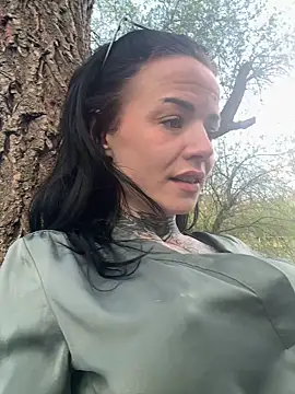 SkinnyLilly online show from 04-17-26, 11:35