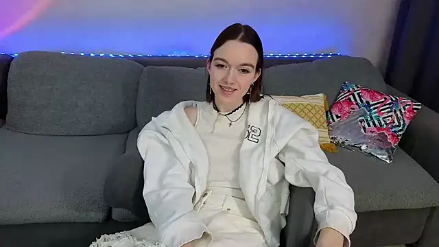 SunyLily online show from 05-09-26, 06:40