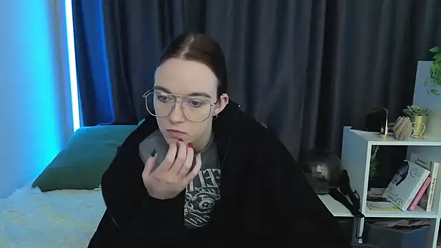 SunyLily online show from 05-25-26, 06:19