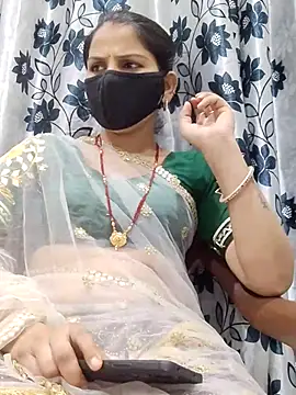 Snapshot of lovelypooja93 chatting on 07-06-26, 03:14 lovelypooja93 online show from 07-06-26, 03:14