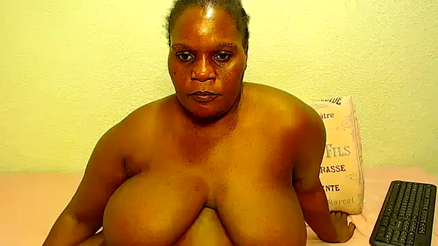 Busty42DDZA online show from 05-10-26, 04:12
