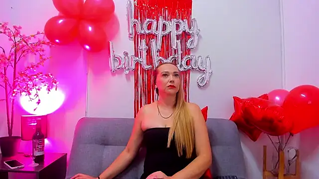 KahiaSmith online show from 05-11-26, 01:17