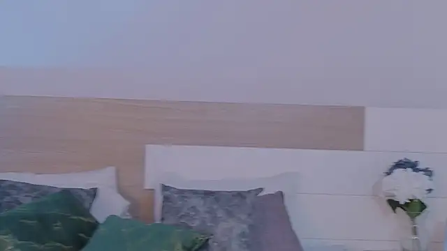 DaphneWayne online show from 06-04-26, 08:15