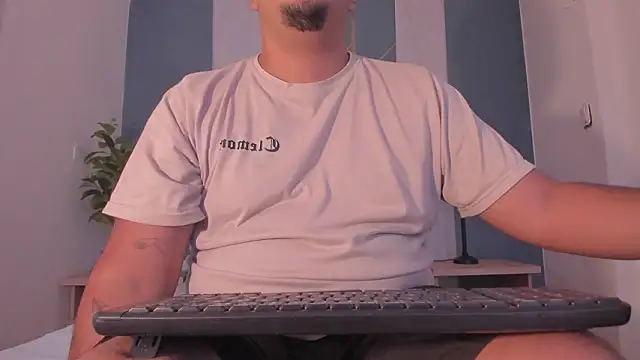 Snapshot of mateocollins1 chatting on 03-21-26, 01:26 mateocollins1 online show from 03-21-26, 01:26