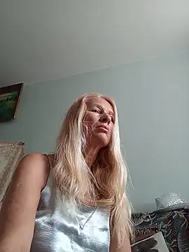 ViktoriaSexi1 online show from 05-25-26, 06:30