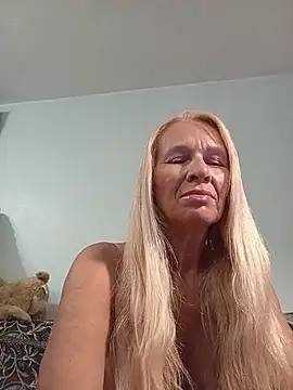 ViktoriaSexi1 online show from 05-26-26, 07:21