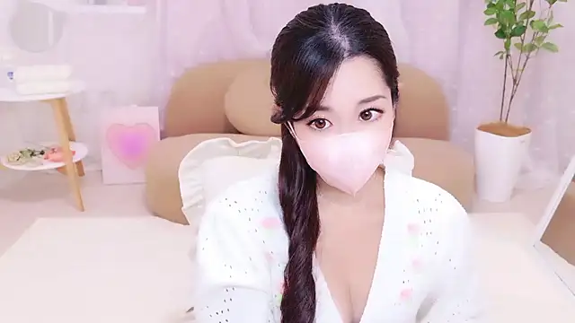 YURIKAsan  online show from 04-20-26, 08:06