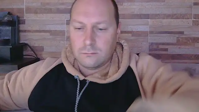 Snapshot of lustonfan chatting on 07-03-26, 12:33 lustonfan online show from 07-03-26, 12:33