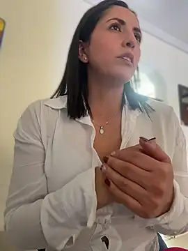 Snapshot of SamanthaWalker_ chatting on 07-17-26, 03:07 SamanthaWalker online show from 07-17-26, 03:07