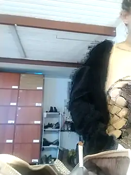 Snapshot of CynthiaMore chatting on 05-16-26, 01:21 CynthiaMore online show from 05-16-26, 01:21