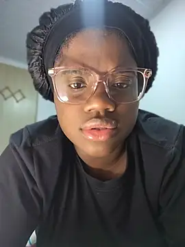 YourLiaa  online show from 03-31-26, 04:24