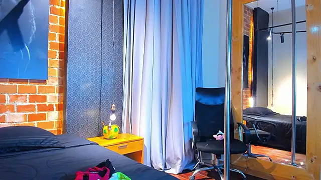 Sienna Dark online show from 03-12-26, 11:27