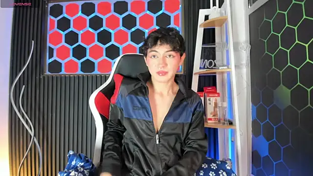 Cristopher Wild online show from 05-06-26, 08:47