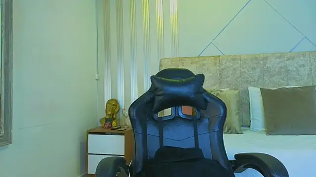 j belle  online show from 04-02-26, 01:53