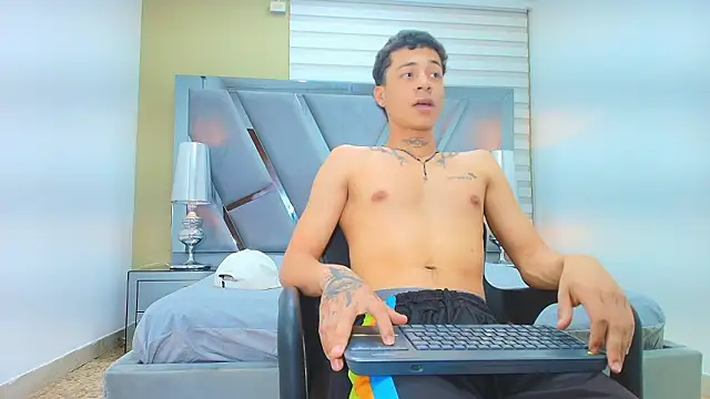 HENRY GREEN2 online show from 03-28-26, 07:35