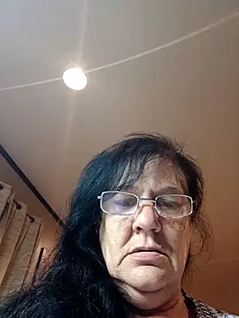 Snapshot of DearestOregano9999 chatting on 04-05-26, 04:31 DearestOregano9999 online show from 04-05-26, 04:31